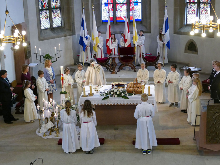 1. Heilige Kommunion in St. Crescentius (Foto: Karl-Franz Thiede)